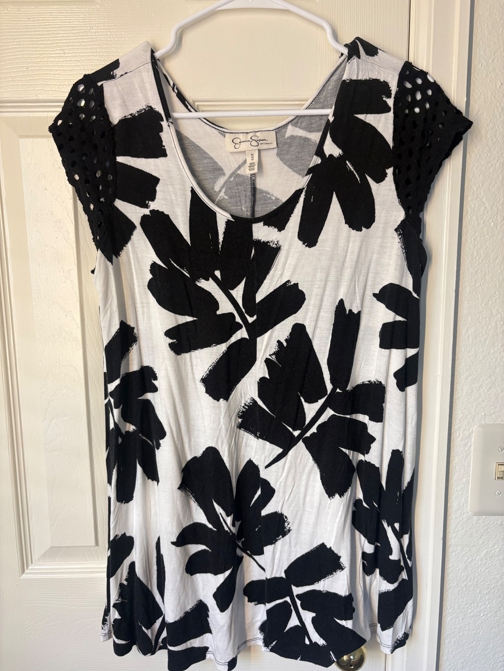 Jessica Simpson Maternity Black and White Floral Print top with Eyelet Sleeves